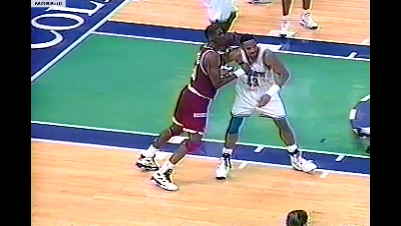 Hakeem Olajuwon Battles Alonzo Mourning - Rockets @ Hornets February 1995