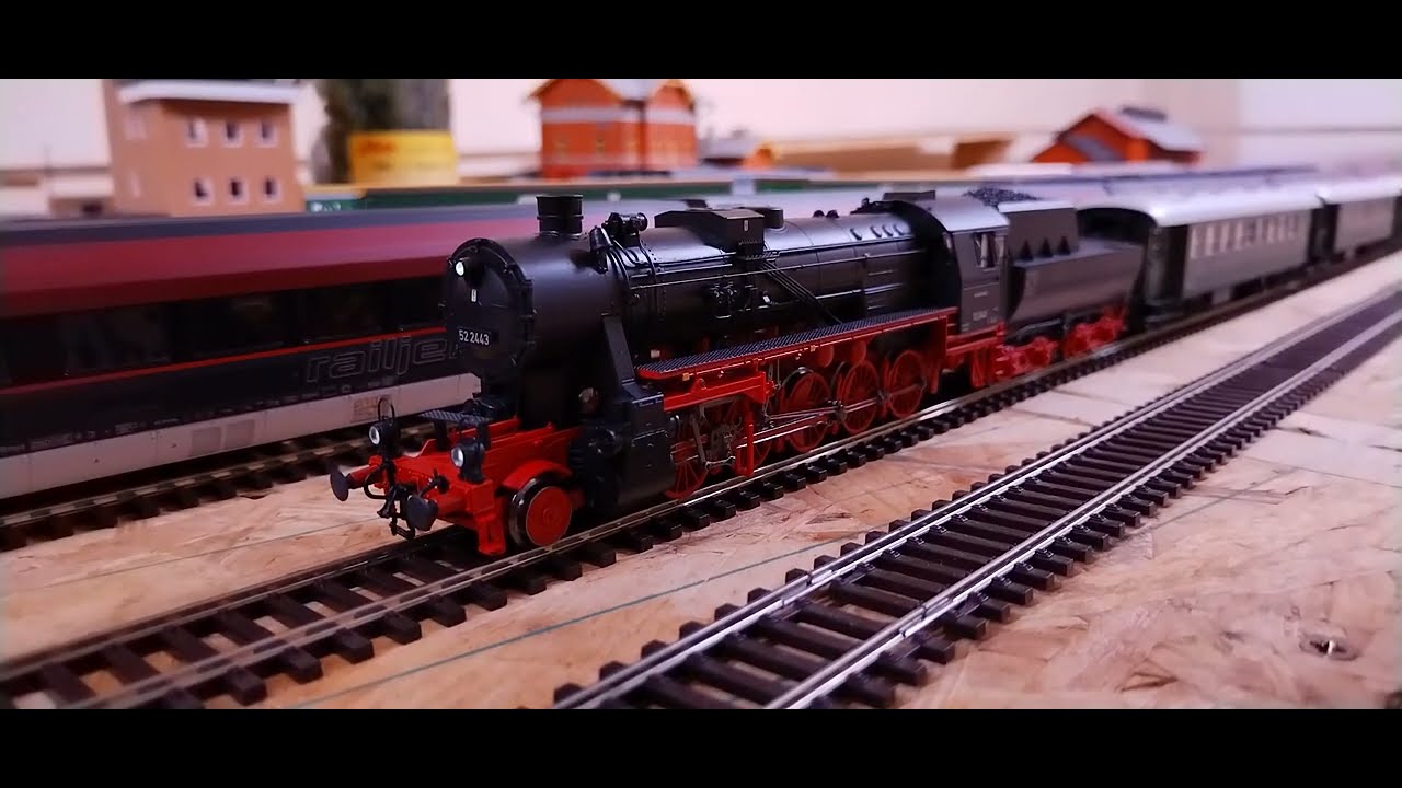H0 Vasútmodell - Roco 70275_DB BR 52 2443 & Roco 40397 Universal kuplung (50db-os)