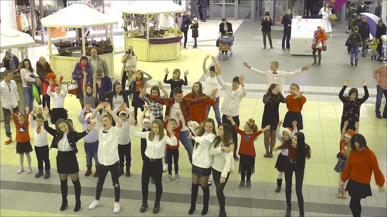Jingle Bells Rock - Świąteczny Flash mob Skłodowska / Jingle Bells Rock - Christmas Flash mob