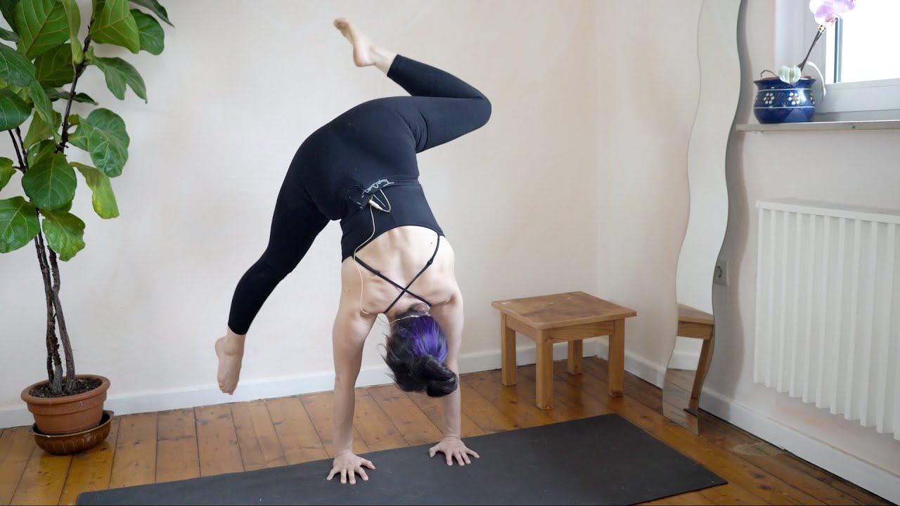 How to do a puppy press | One leg press | Handstand | Part 1