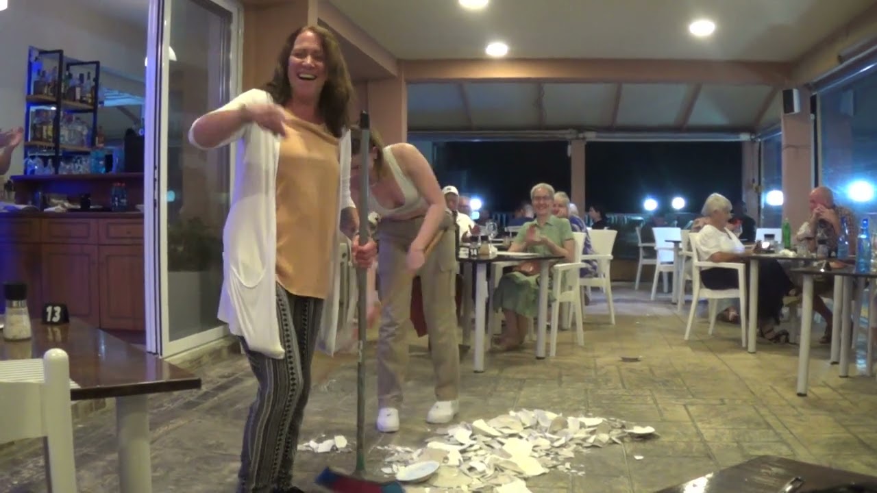 Romanza Hotel, Agios Stefanos, Avliotes, Corfu, Greece the last Greek night for October 2023 (pt5)