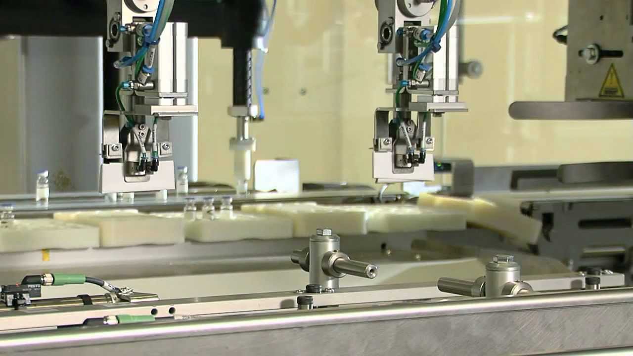 Pharmaprodukte verpacken: Automatische Endverpackung von Vials mit Verpackungsanlage von Schubert
