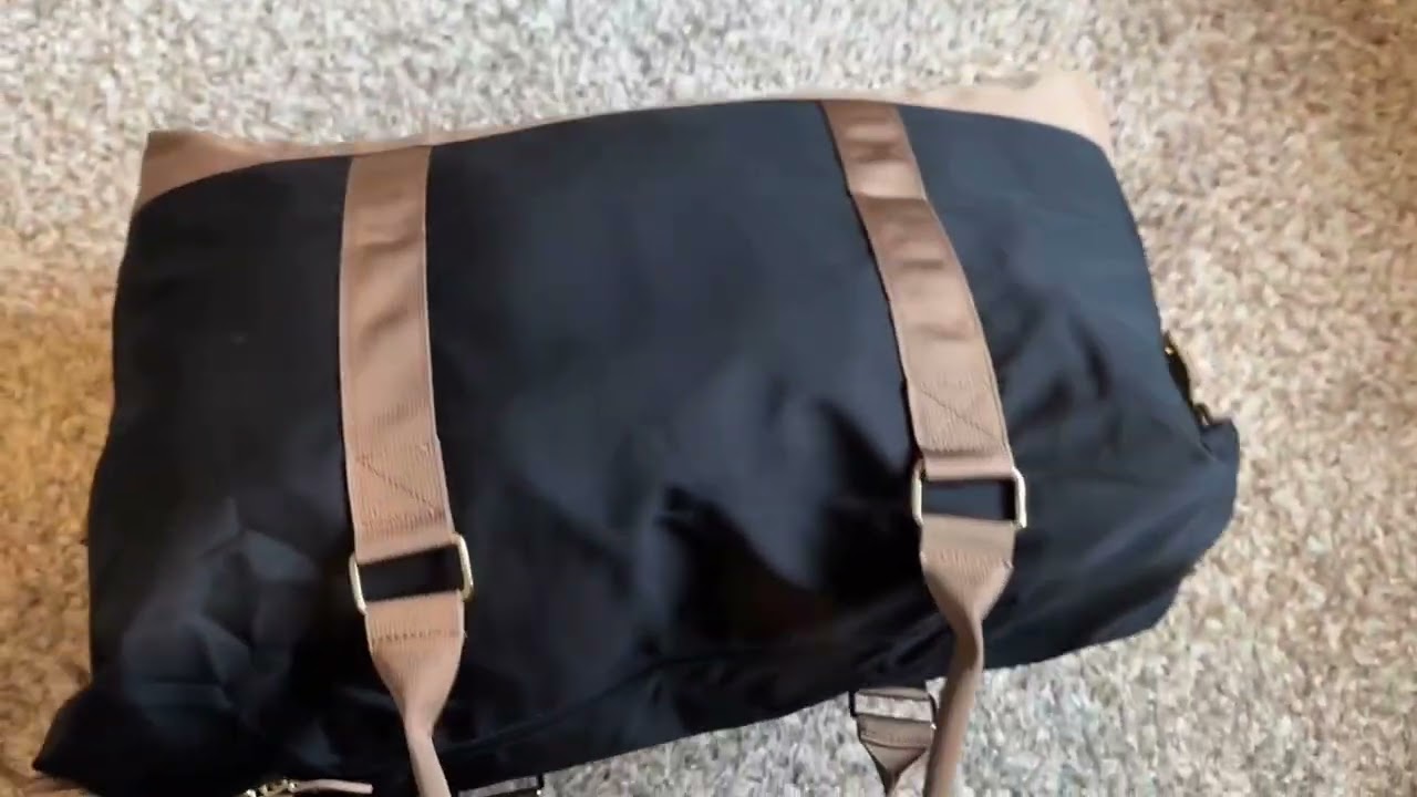 Why this is my go to Travel Duffle Bag