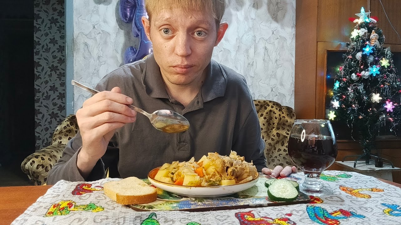 Мукбанг// Тушёная Капуста С Картошкой И Курицей