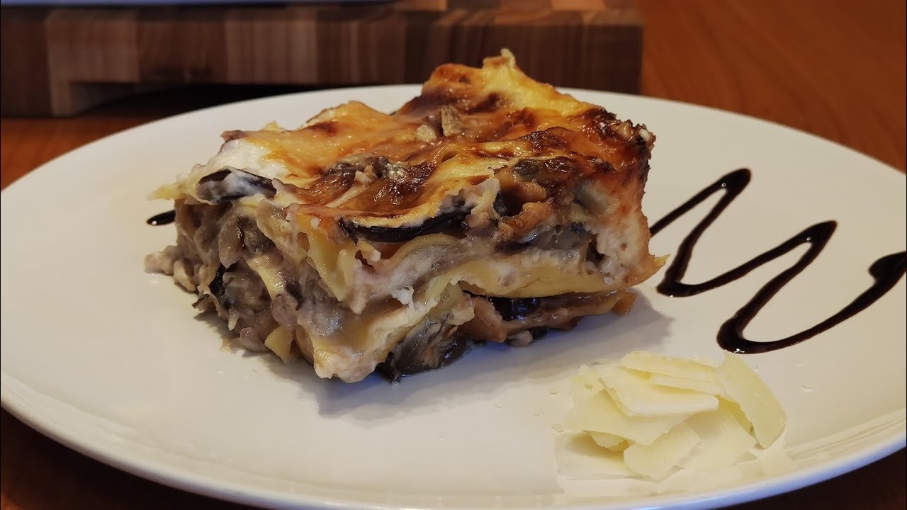 Lasagna al Radicchio Salsiccia Gorgonzola e Noci | Pasticcio delizioso con ingredienti di stagione