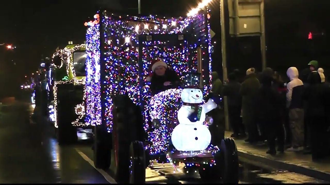 Christmas Tractors 2025