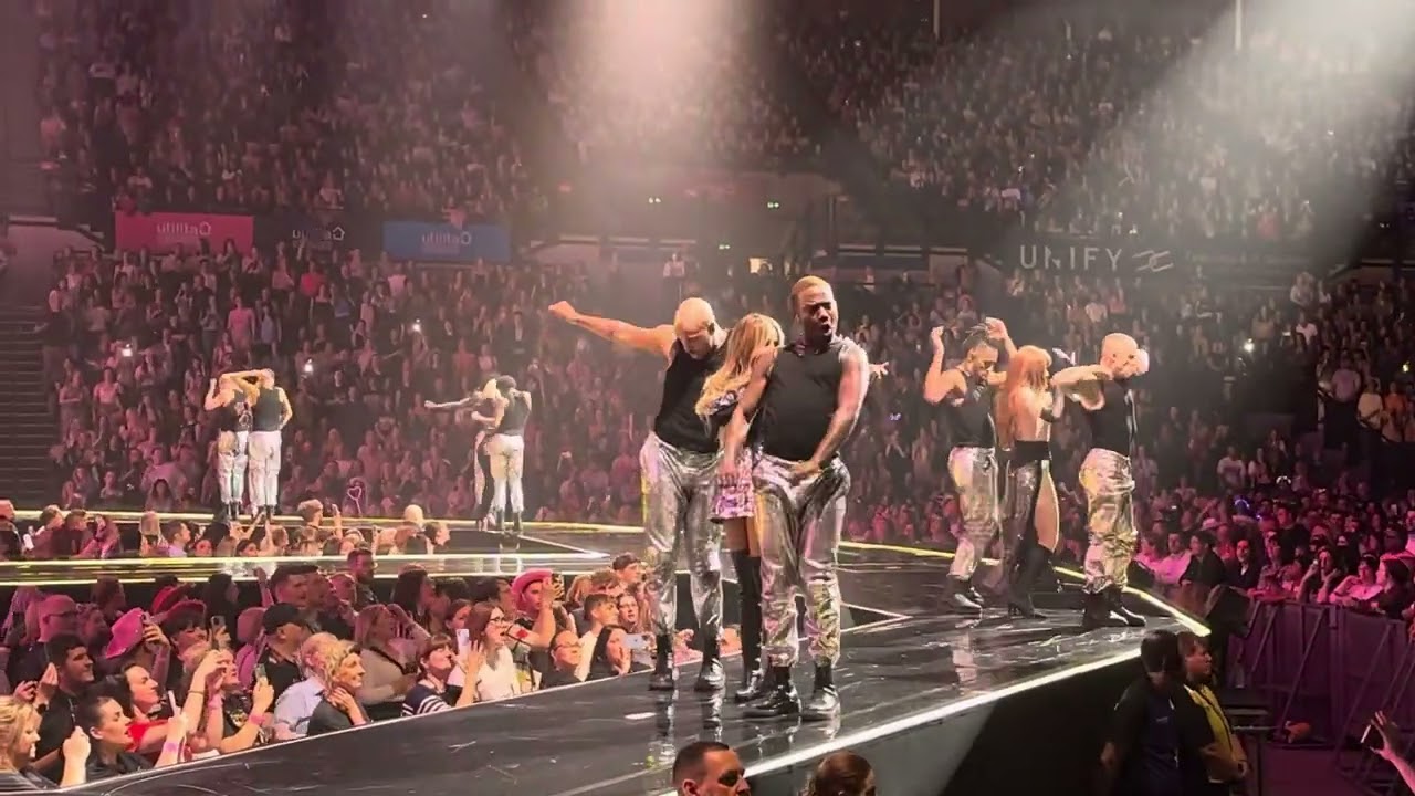 Girls Aloud - Long Hot Summer (The Girls Aloud Show Sheffield)