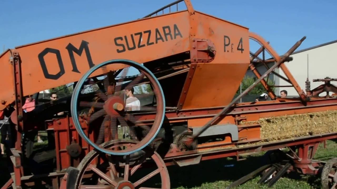 Trebbiatrice del 1946 con trattore del 1916