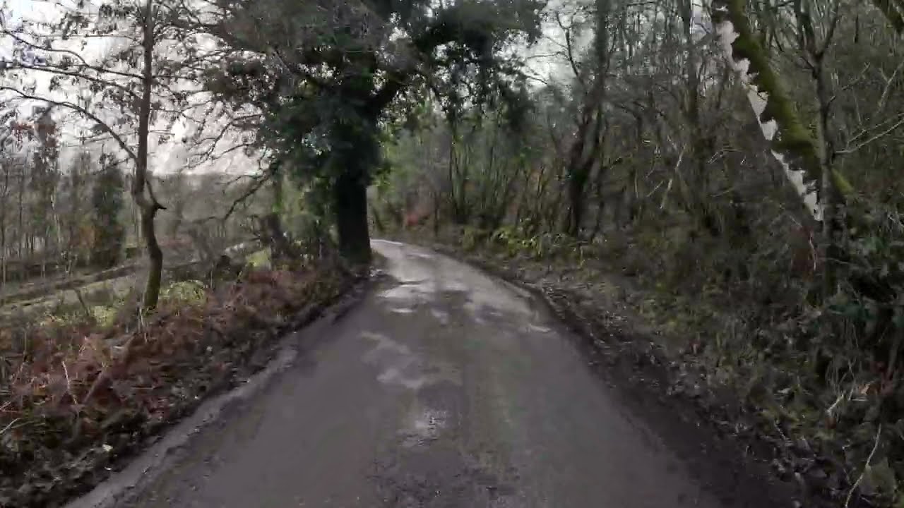 Down the hill to Darley Bridge