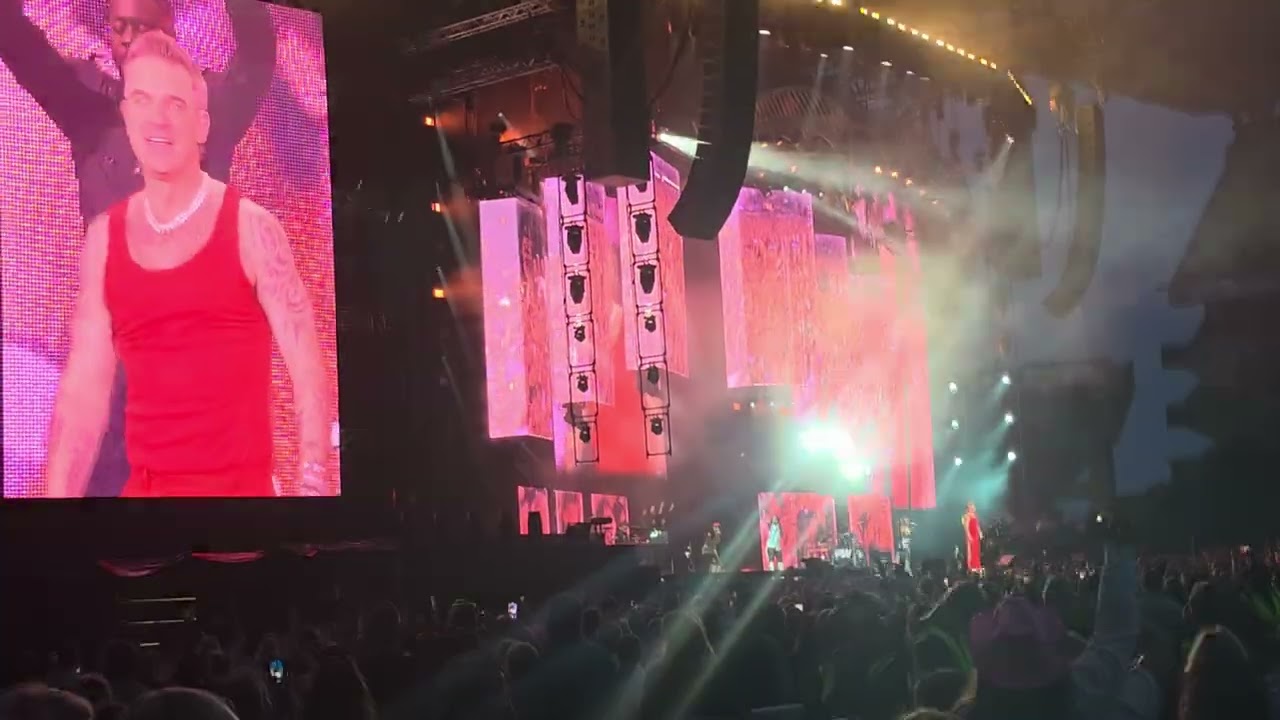 Robbie Williams, Seven nation army / Living on a prayer / Monsoon, Croke Park Dublin 23/08/25