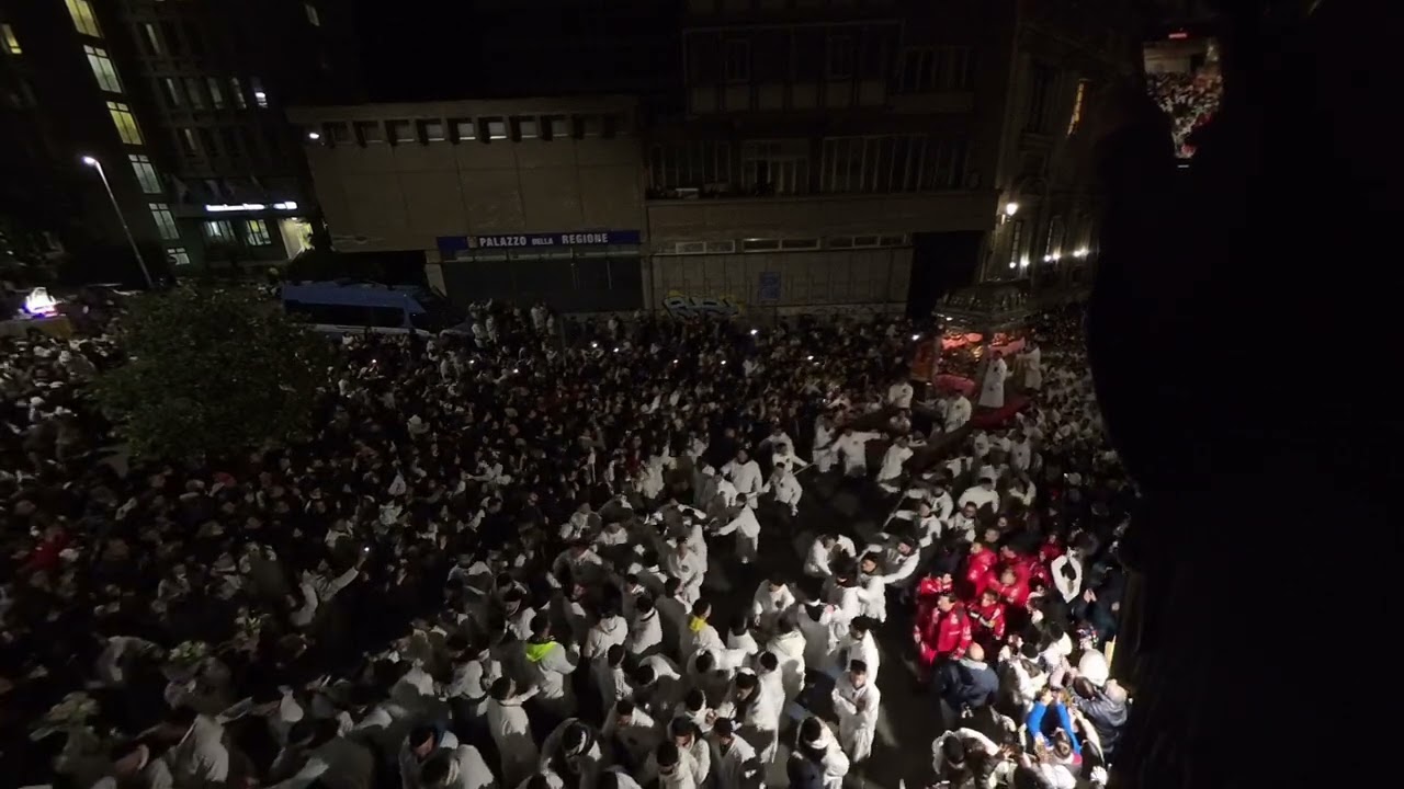 🔥 Sant’Agata: la salita di Via Cappuccini e la forza dei devoti 💪