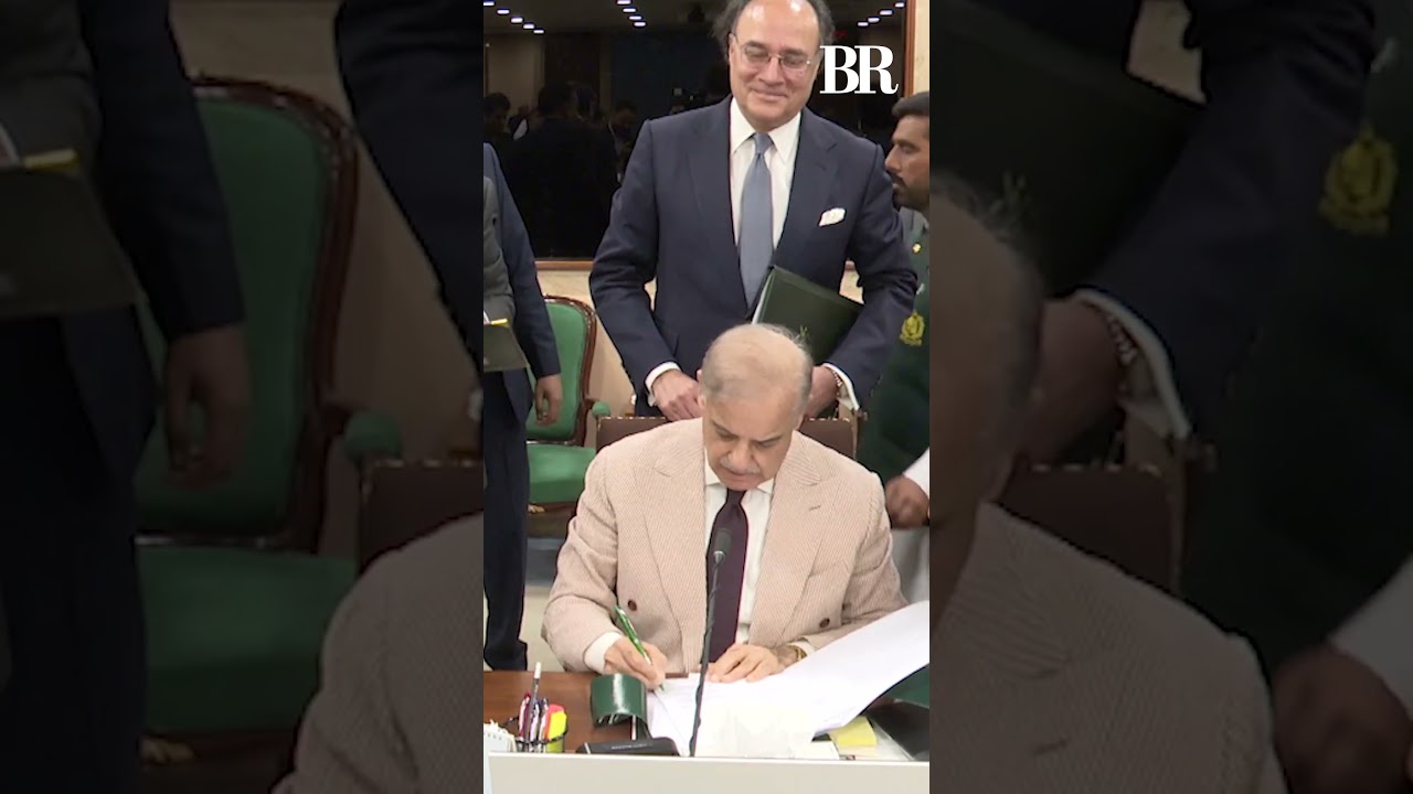 PM Shehbaz signs Federal Budget 2026-27 document
