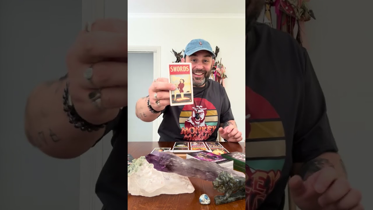 Очень специфическое гадание для кого-то… 🖤✨🪶👁️ Мои гадания вне времени… ⌛️