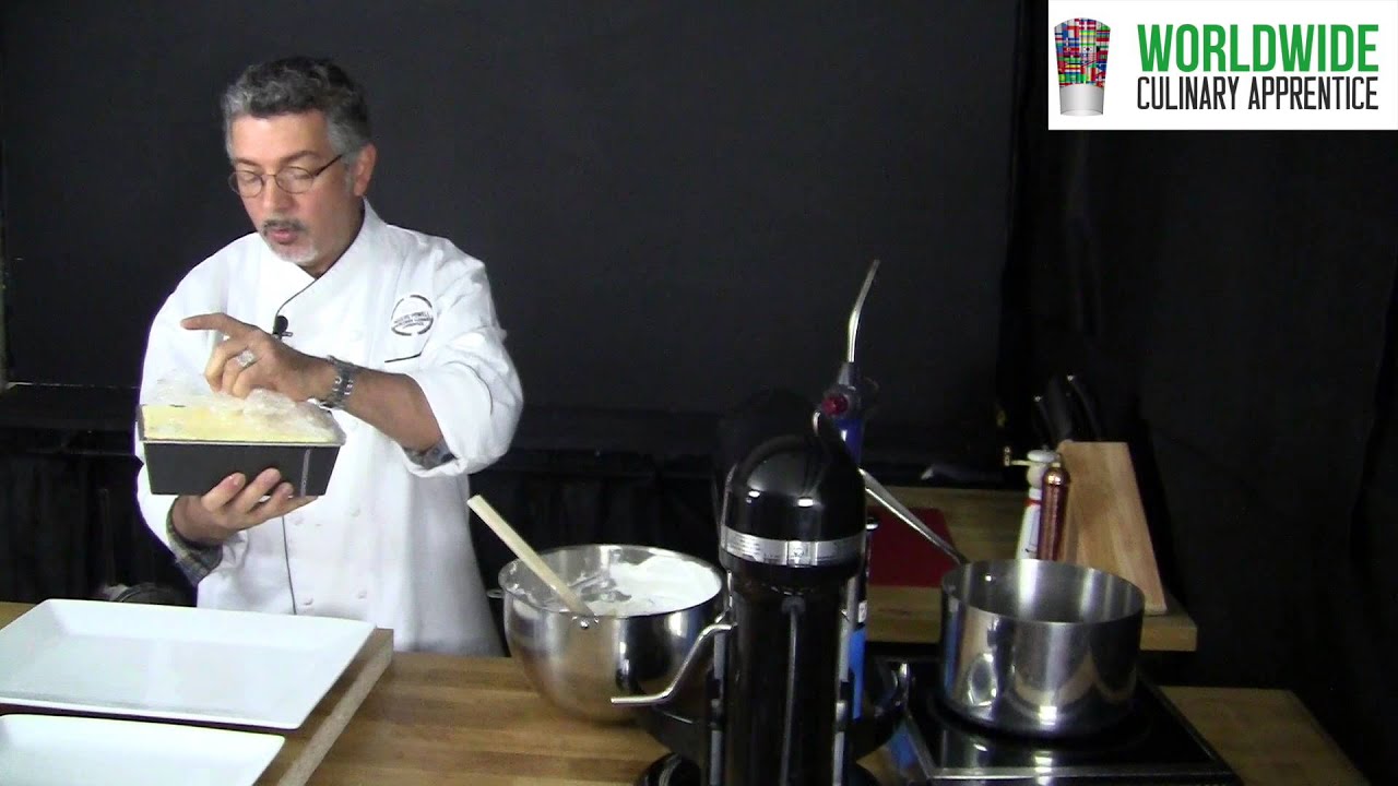 Baked Alaska - Bombe glac&eacute;e - Flame on the Iceberg