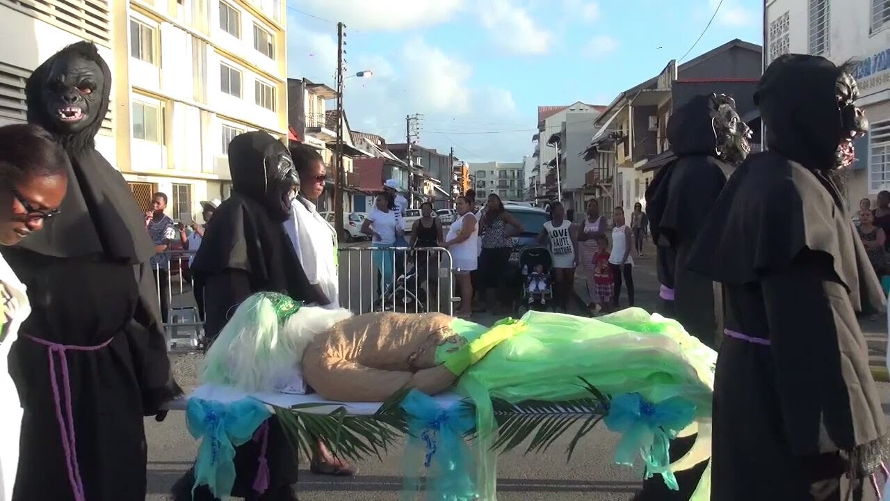 LES FUNÉRAILLES DU ROI VAVAL 2015 (GUYANE)