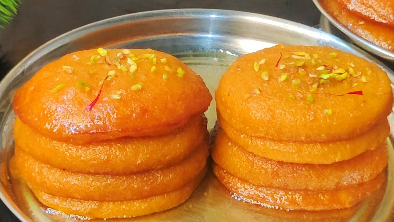 Holi special গাজরের নরম তুলতুলে রসালো মালপোয়া রেসিপি বিশ্বাস করুন মুখে দিলেই মিলিয়ে যাবে।New sweet