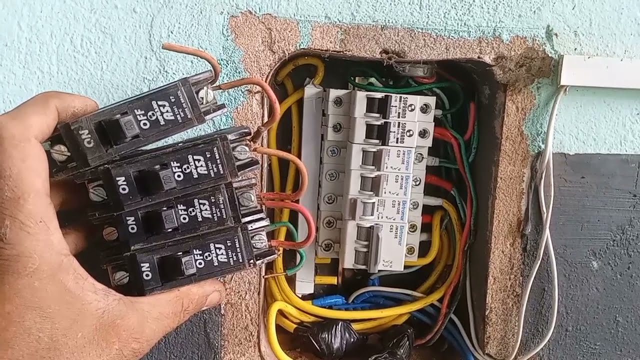 Como substituir vários disjuntores NEMA de um quadro de distribuição bifasico por disjuntores DIN