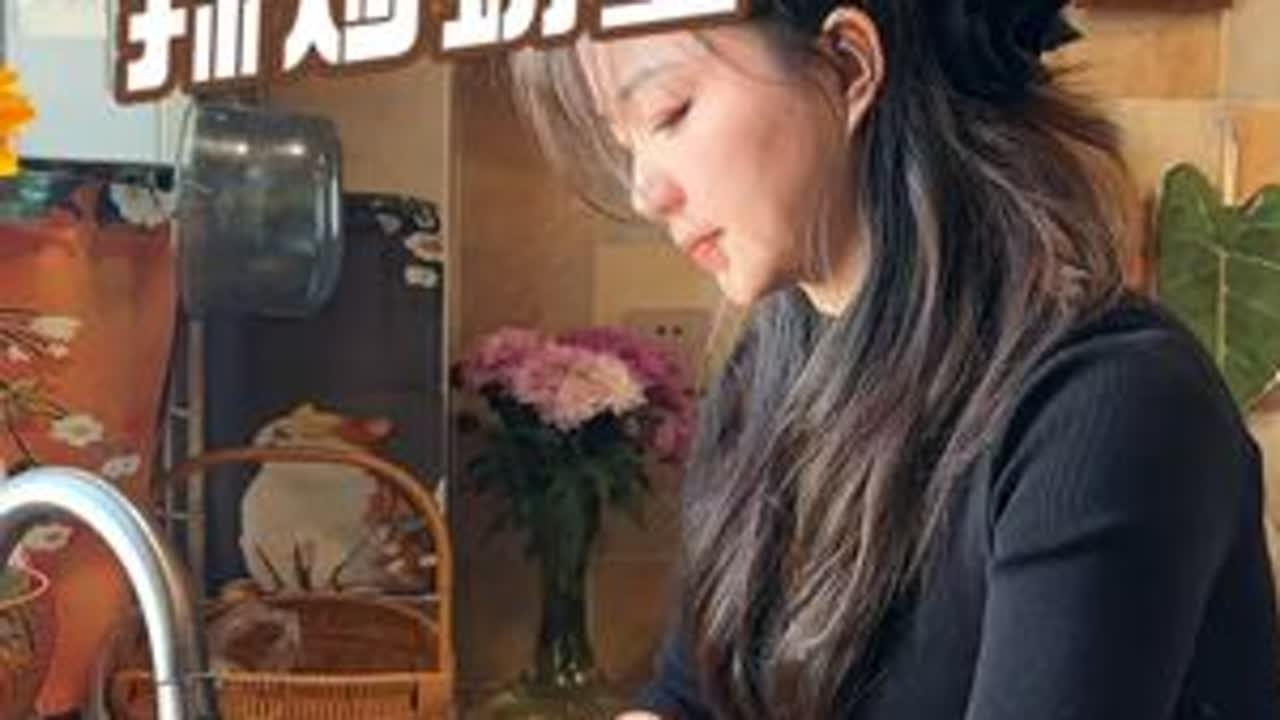兄弟姊妹们今天给犟驴做了个自创香辣蟹 味道跟裹了面粉的不一样 个人更喜欢不带玉米粉的懒人做饭 可以试下哦#香辣蟹 #强烈推荐 #日常vlog #家常菜 #日常分享