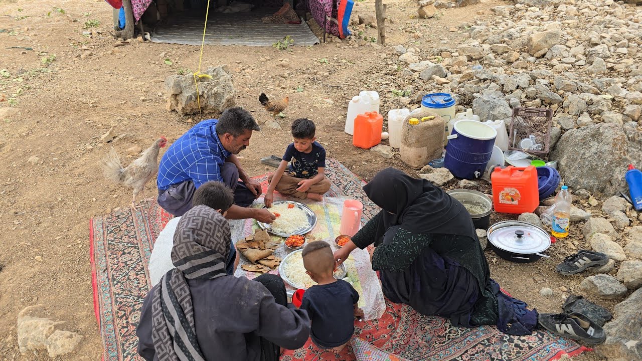 زندگی اصیل عشایر ایران | 🐑 ساخت سرپناه برای گوسفندان در دل طبیعت 🏞️