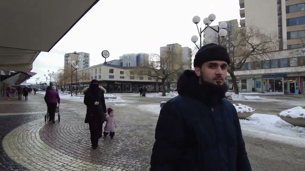 Walk Around Vällingby, Stockholm - Where Prime Minister of Sweden Olof Palme Lived
