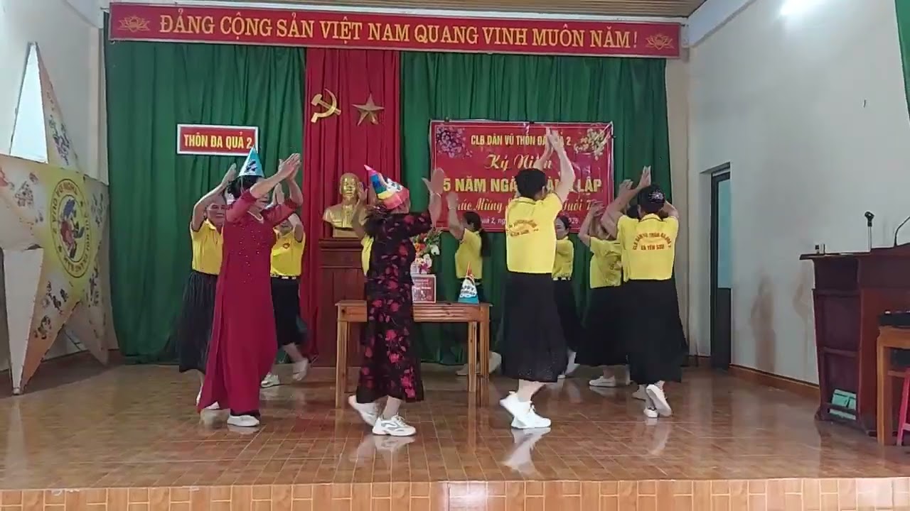 Khúc hát mừng Sinh Nhật - CLB Đa quả 2 