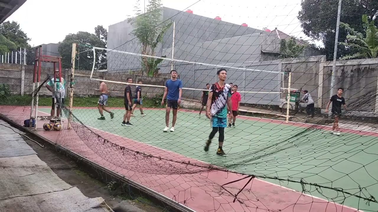 Part 4 Latihan Volly Sore di Lap Bambu Apus #volleyball #volitarkam #volley #latihanvolly #voli 