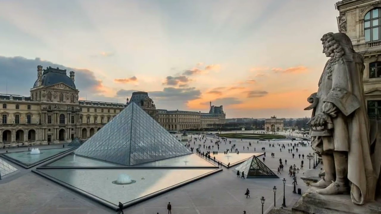 The Louvre Museum I Louvre Pyramid I Paris I France