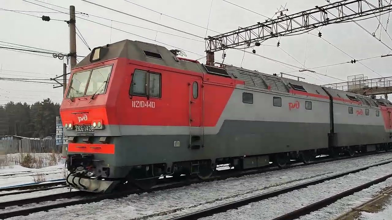 Гонки 2эс6-1489 Синара с грузовым поездом и Эт2м-072