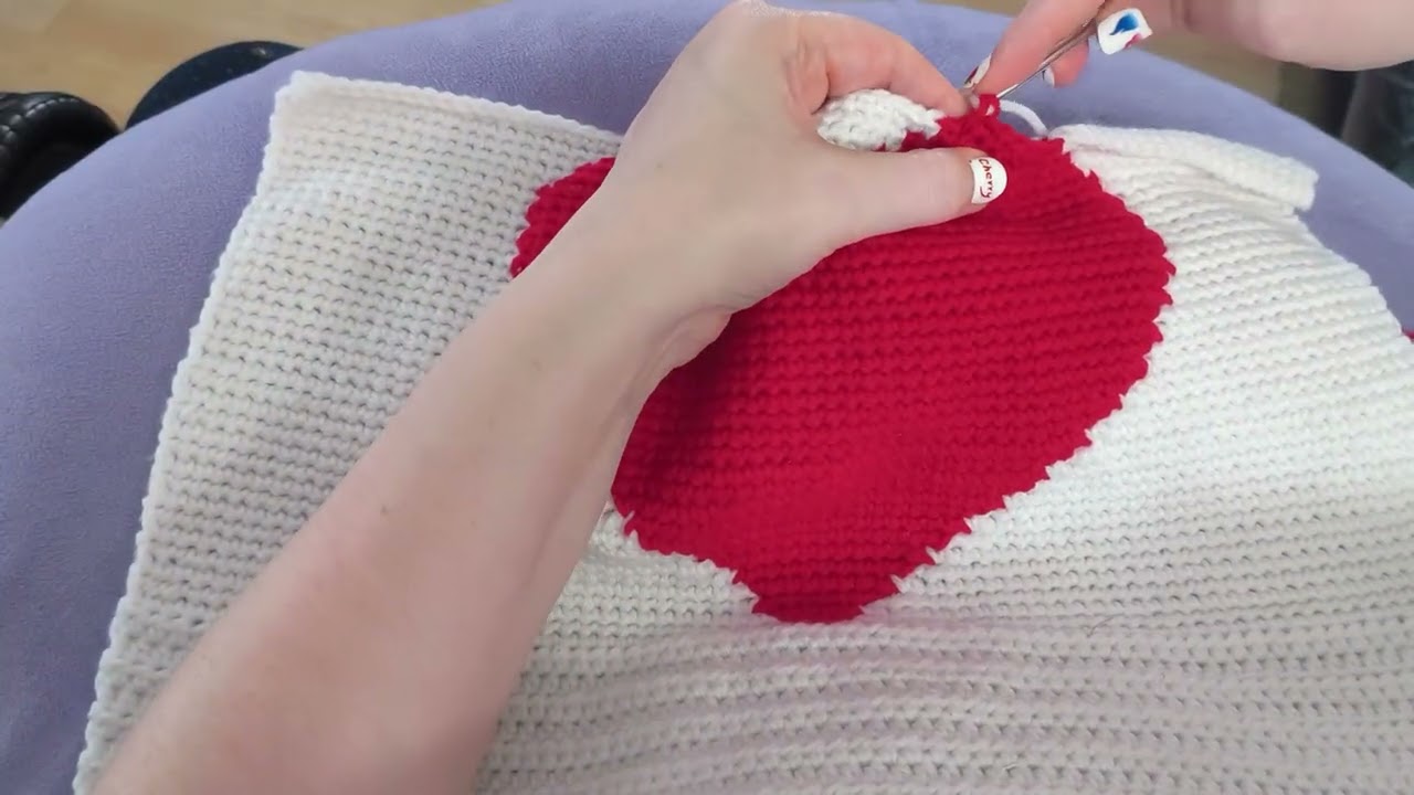Relaxing crochet with me - valentine's pillow - part 8