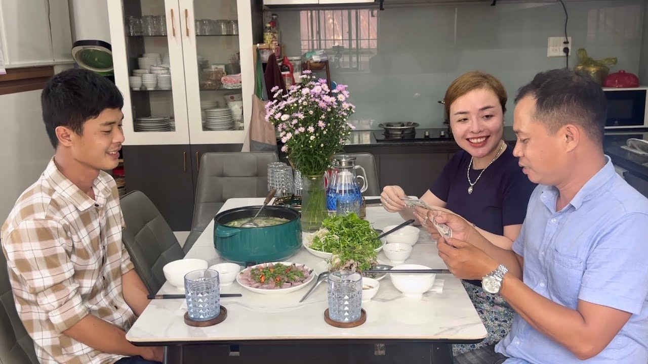 Cháo Cá Lóc Vợ Chồng Vui Mừng Nhận Được Quà Lớn Những Cô Ở Mỹ Gởi Tặng /at6n