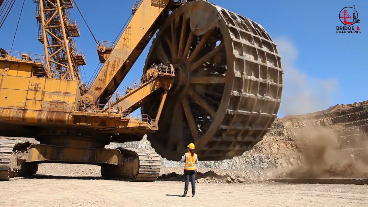 Inside the Giant Tunnel Boring Machine  How Megatunnels Are Drilled Underground