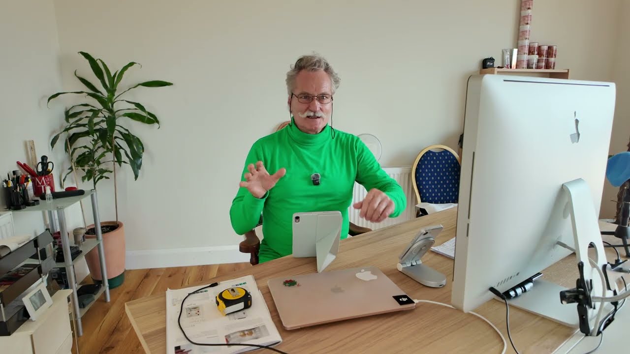 SetUp соло-подкастера на столе MITTZON #ikea