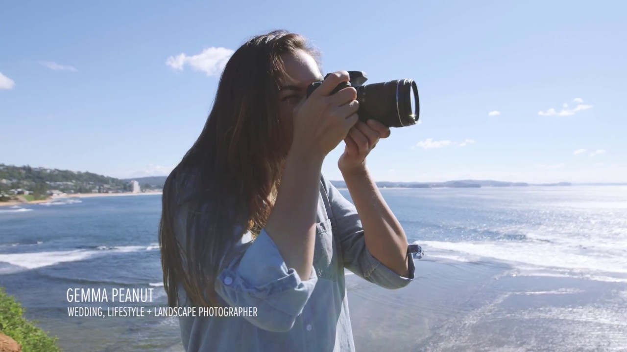 Canon EOS 77D DSLR with Guided Display