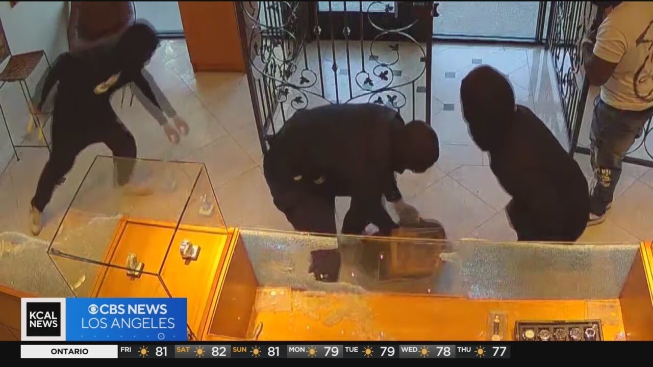 Thieves steal nearly $250k worth of watches from Newport Beach jeweler during smash-and-grab