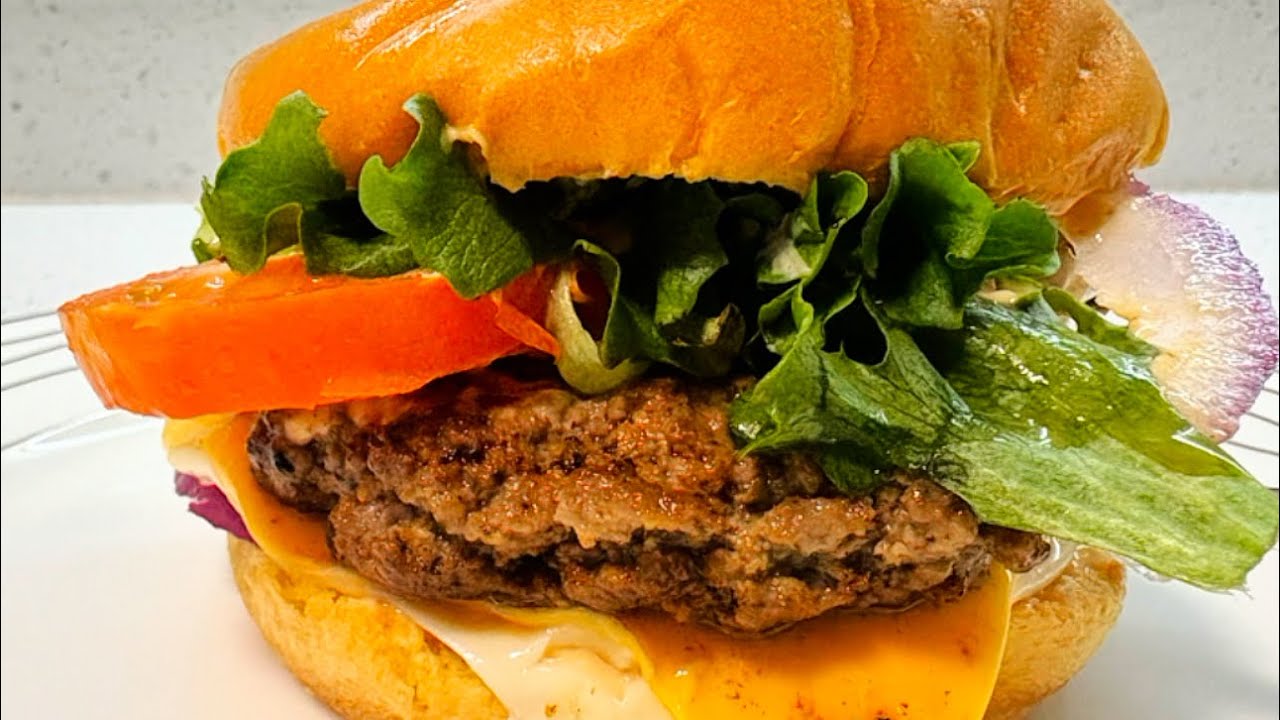 How to make mcDonalds juicy cheese burger at home 🍔