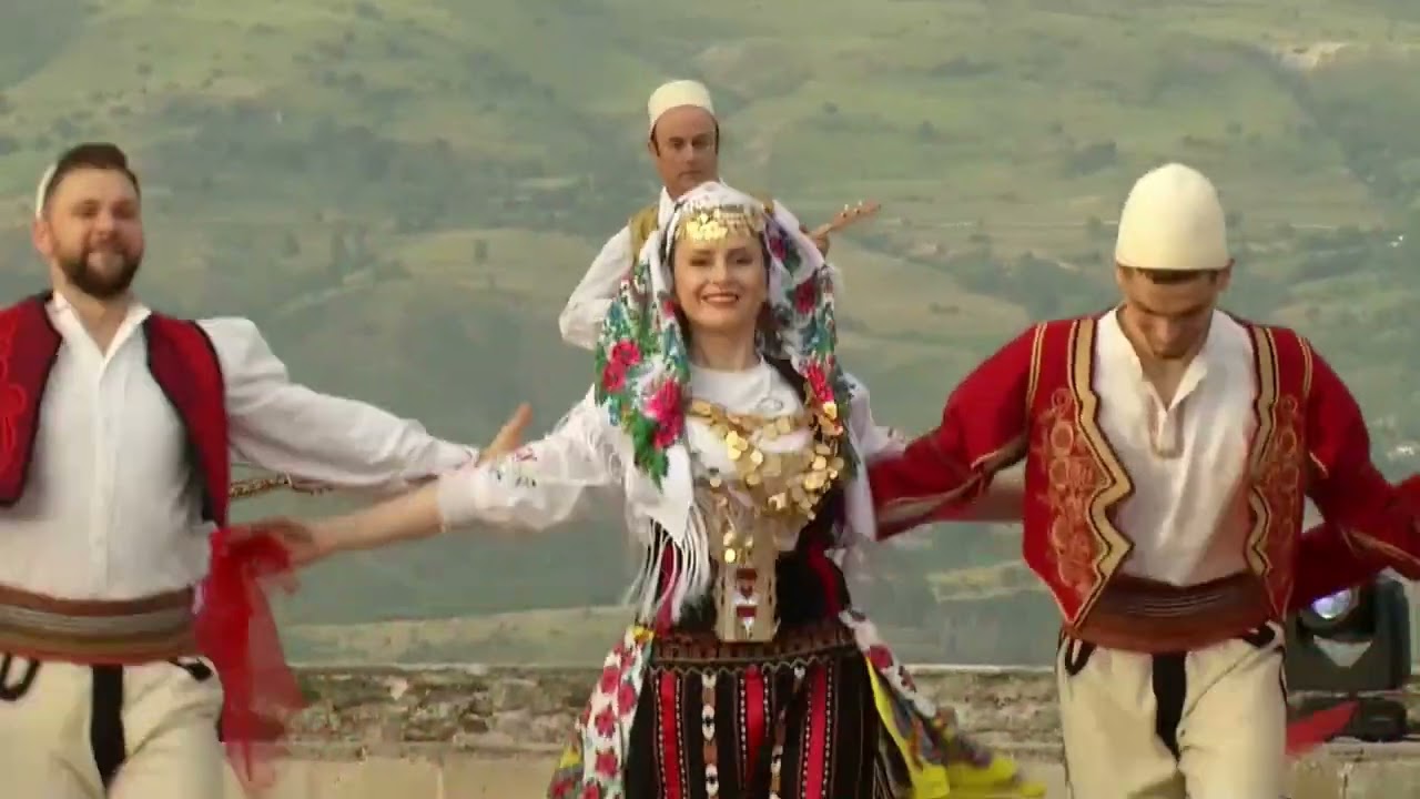 Kryeministri Edi Rama -FESTIVALI FOLKLORIK KOMBËTAR, një nga xhevahirët e gjerdanit