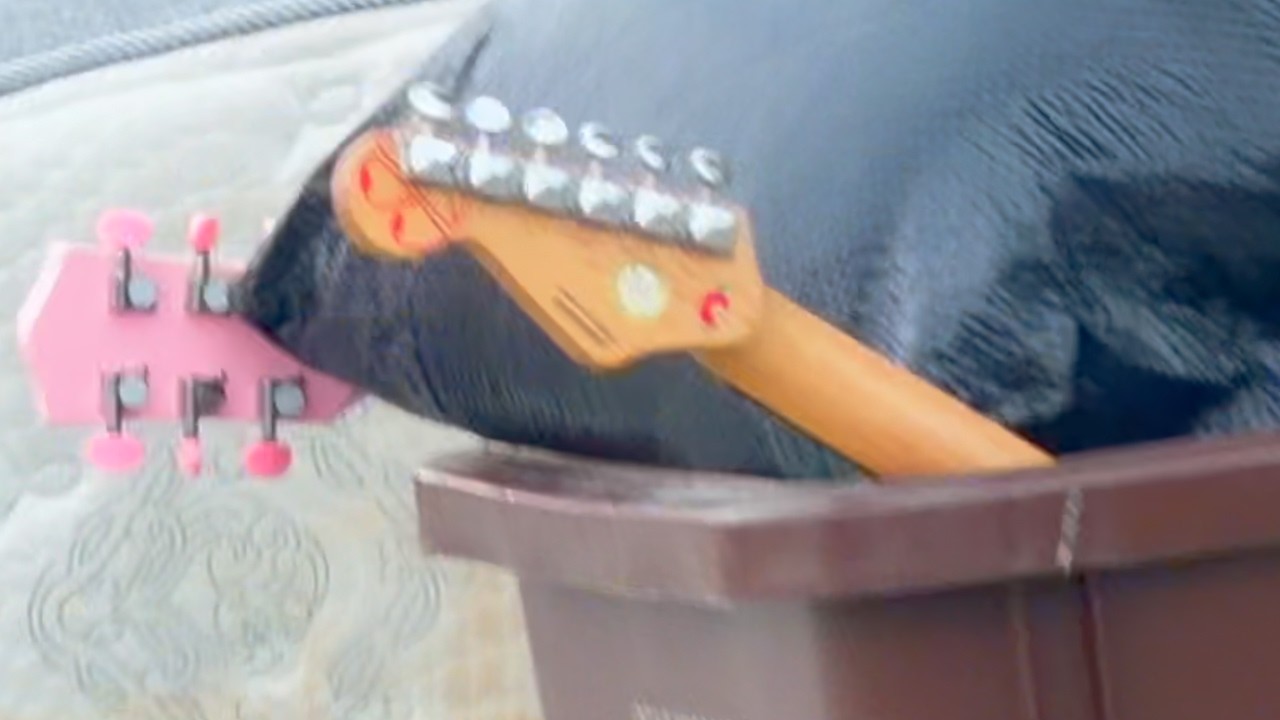 I Found a Strat in the TRASH!