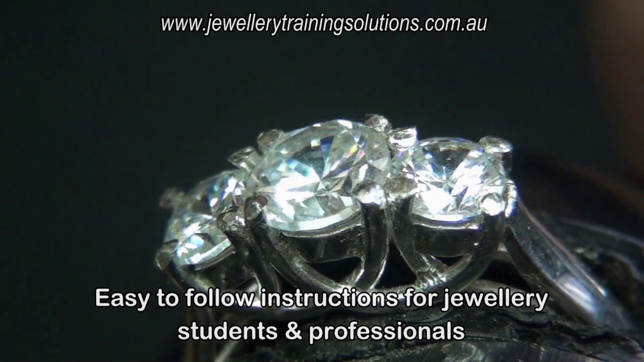 Setting a three stone ring