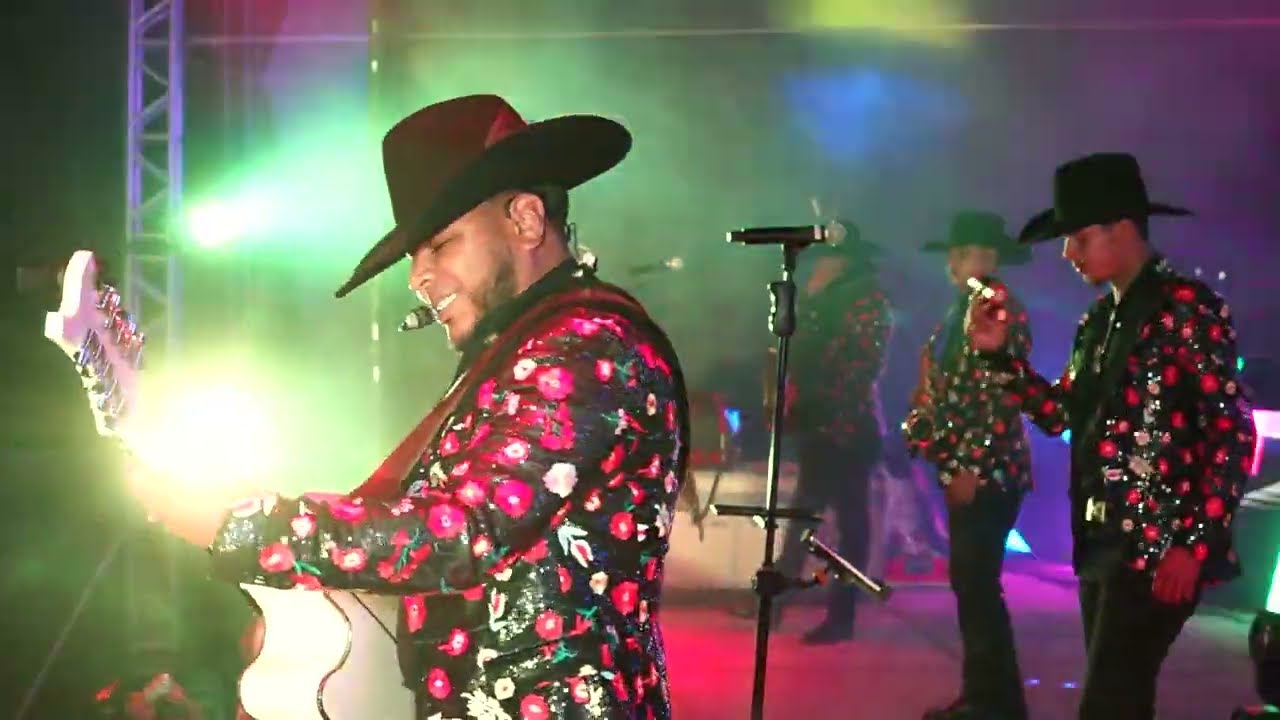 03 BODA DE GLADYS Y VALENTIN EN LA LUZ CASA BLANCA ZACATECAS BAILE CON EL CONJUNTO NUBE