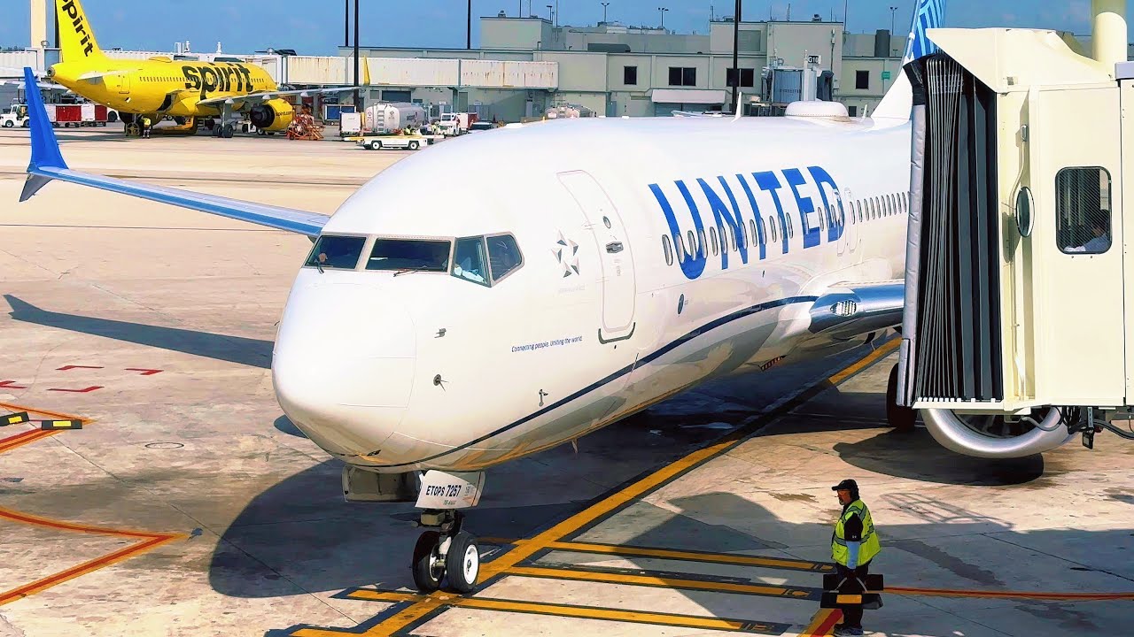 Miami (MIA) - Newark (EWR) - United Airlines - Boeing 737 MAX 8 - 2024 Full Flight