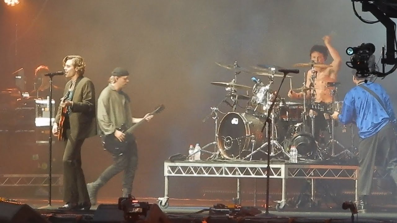 Fire Fight Australia - 5 Seconds Of Summer. No Shame. [Fancam]