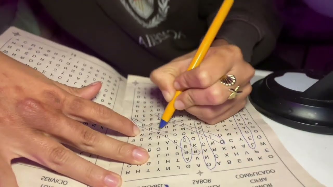 ASMR sopa de letras con chicle