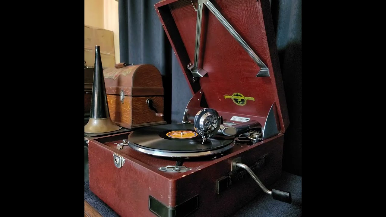 美 ち 奴  ♪仁吉男の歌♪ 1941年 78rpm. Columbia Model No G ｰ 241 phonograph.