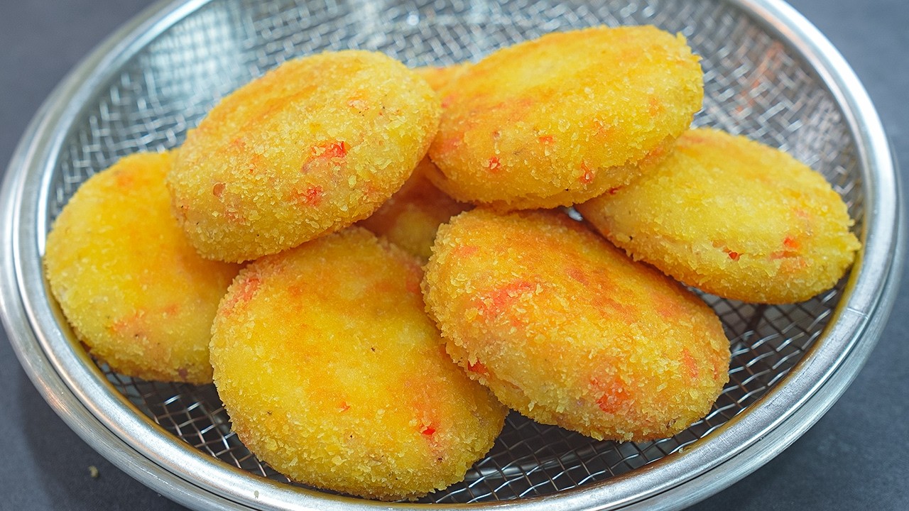 If you have 2 POTATOES and 2 EGGS, try this 2 Amazing Potato recipes! Simple and so delicious!