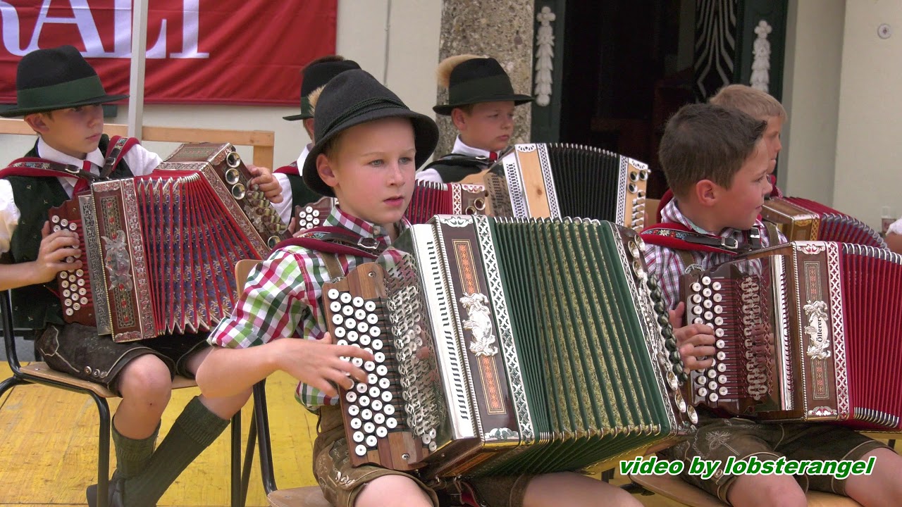 Ziehharmonika-Kinder Hummelpolka