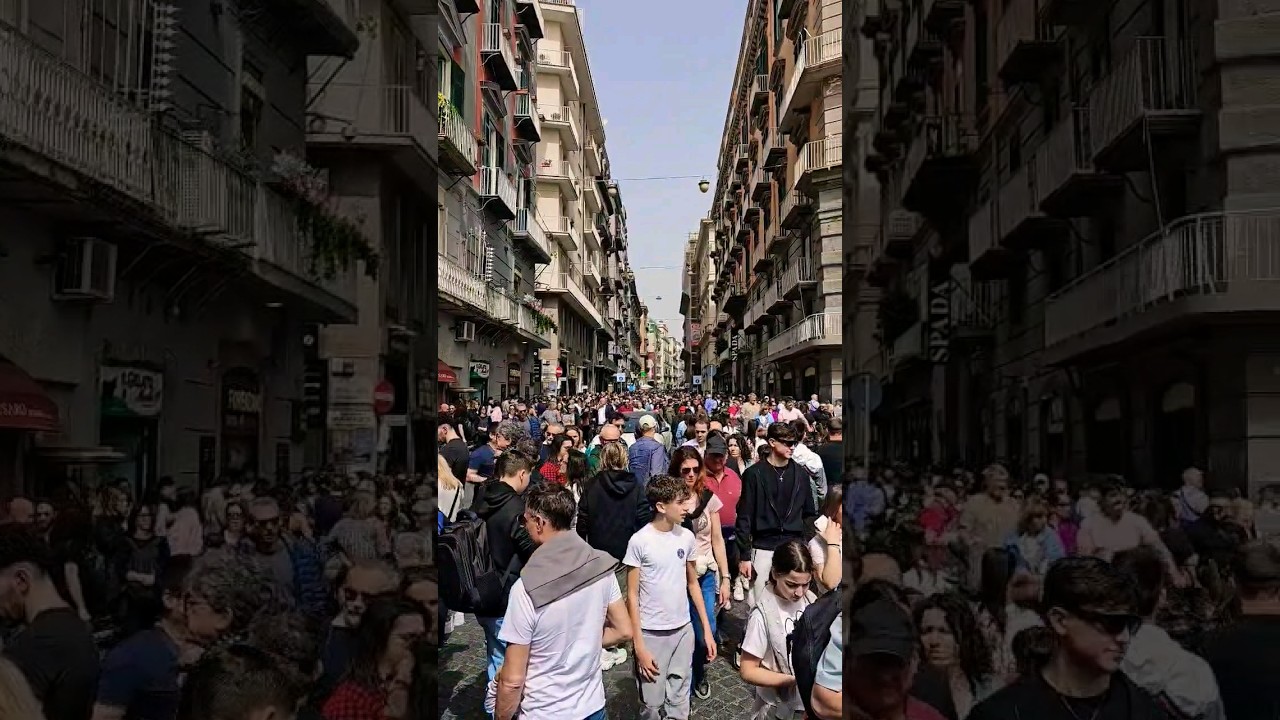 Via Toledo Right now - Giorno di Festa #tourism #napoli #italy #festa