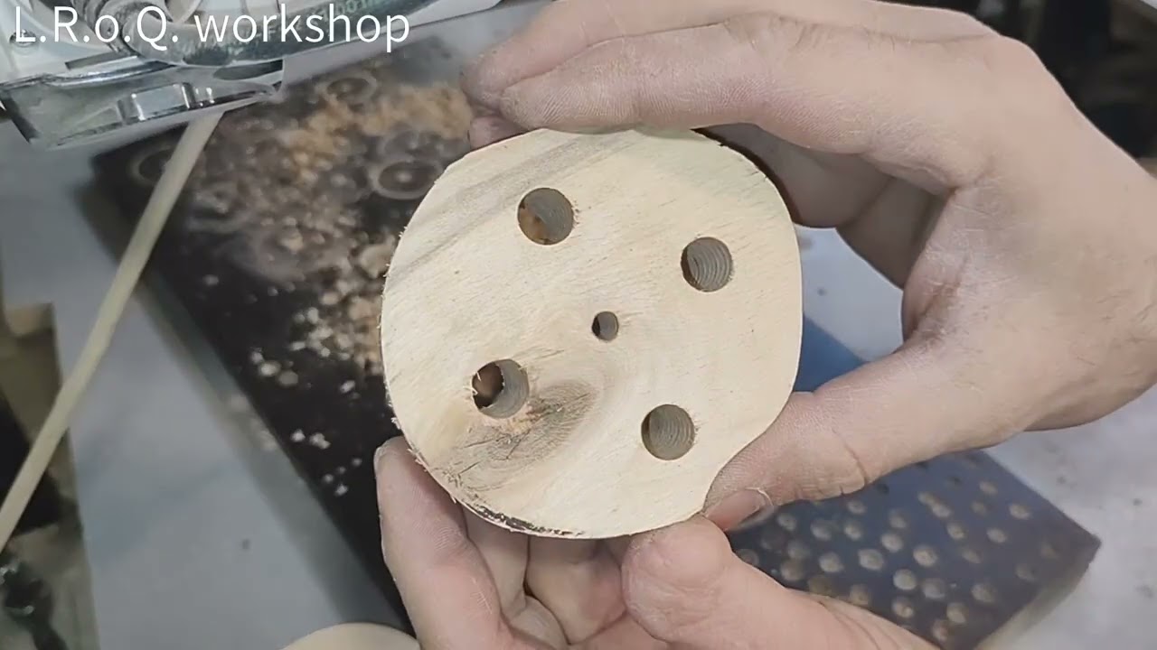 Wooden knobs making 