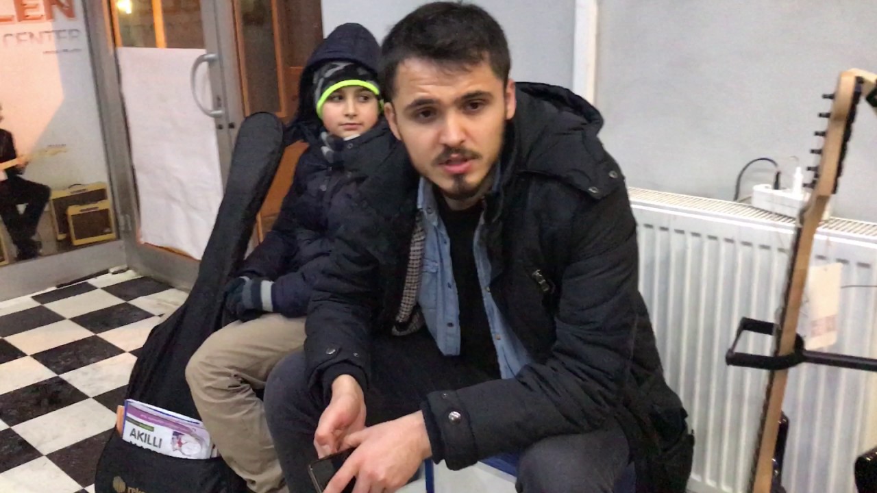 Tuğcan hocamızdan küçük bir dinleti [ Selen Müzik Center/Bolu ]
