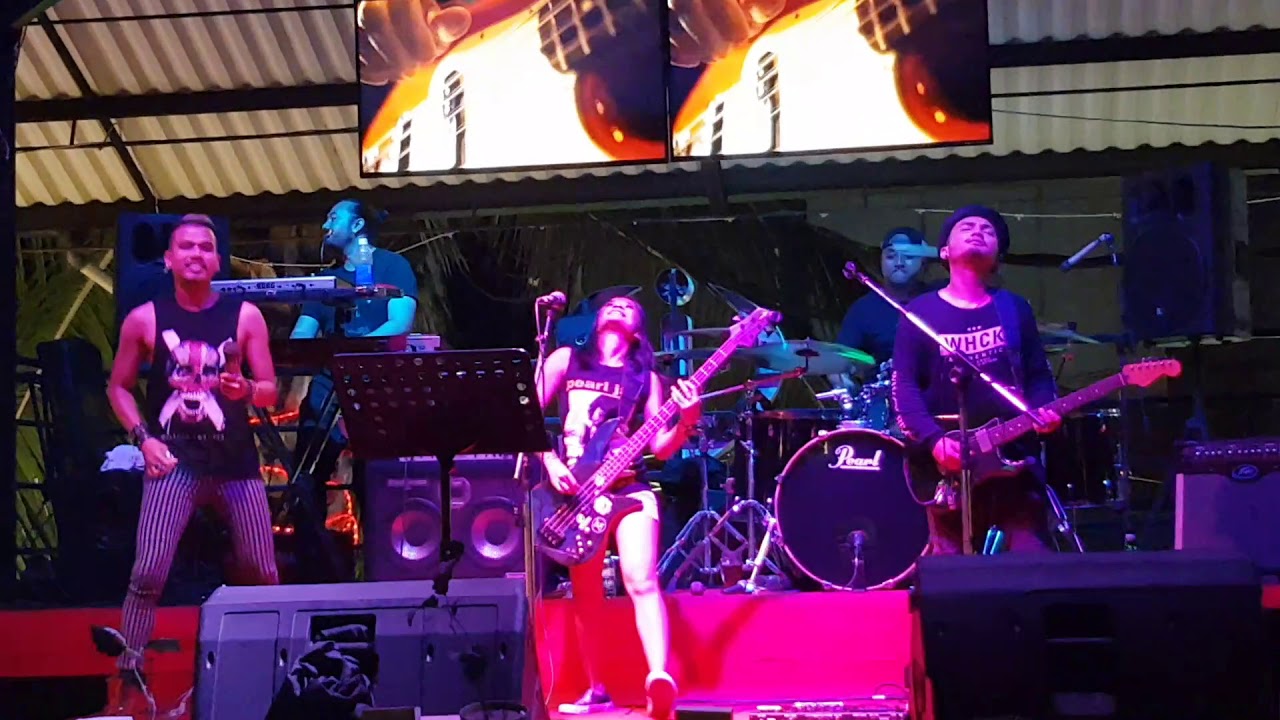 Live Band with Top 40 song at Viaipi Resto & Lounge [ 1st floor ]