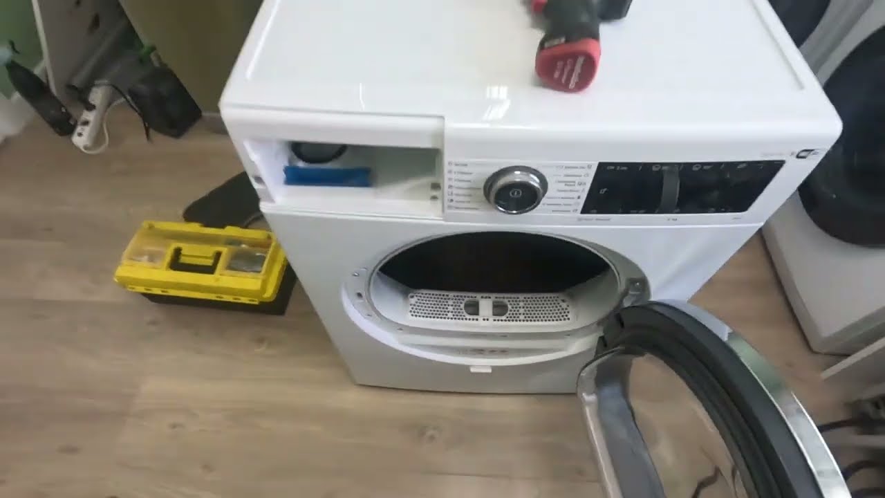 Сушильная машина Bosch. Не сушит, утечка фреона, опять переделываем за другими 